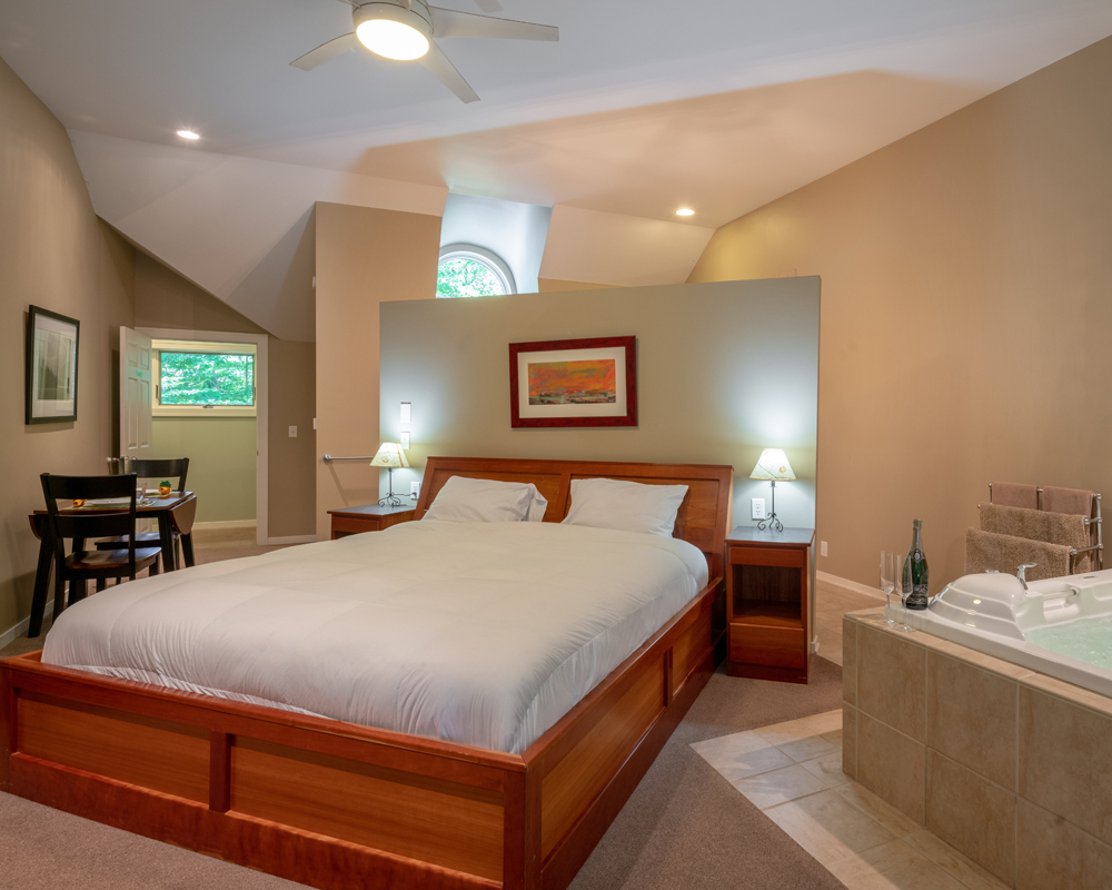 Pigeon Creek Inn Anniversary Suite